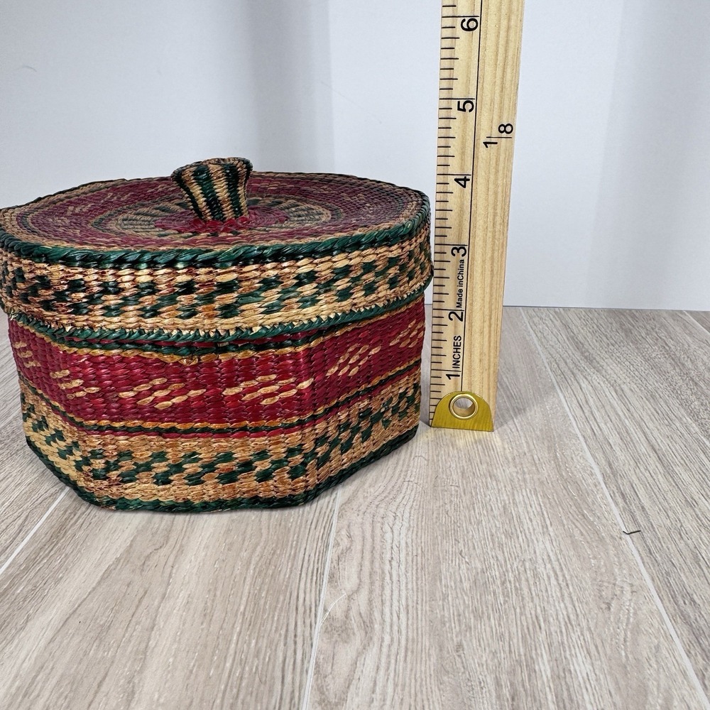 Handwoven Lidded Basket Trinket Box Boho Wicker Storage Basket Decor - Picture 8 of 8